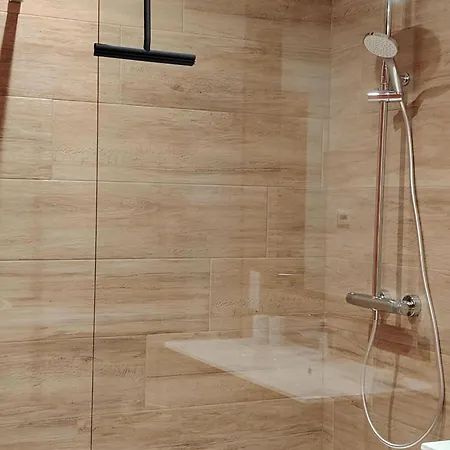 Stunning In Heart Of La *