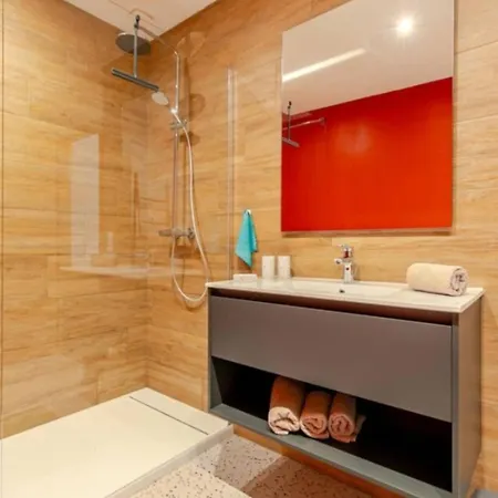 Stunning In Heart Of La *