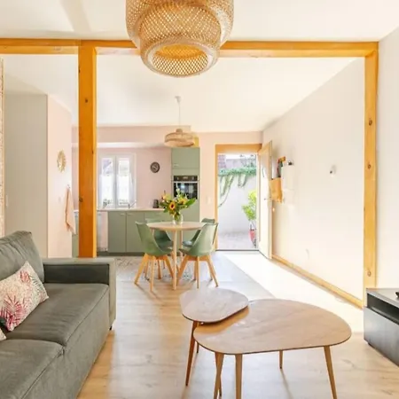 Stunning In Heart Of La 아파트